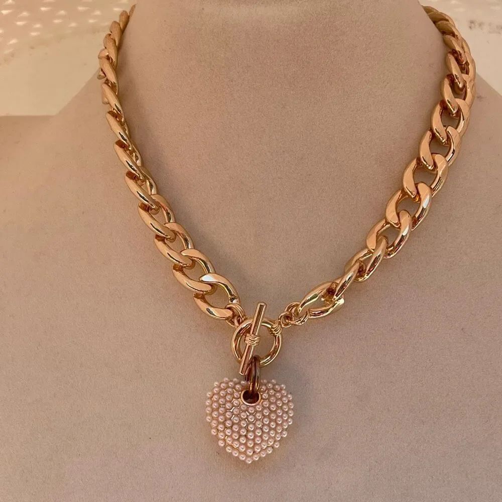 NWT Vera by New York bold chain and faux pearl heart choker
